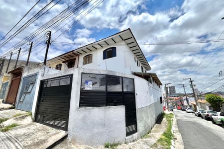Casa à venda com 180m², 4 quartos e 4 vagasFachada