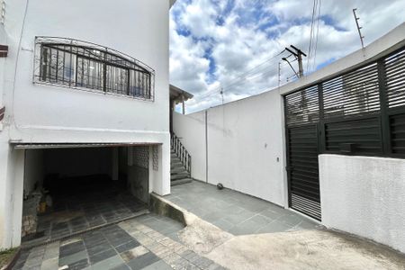Casa à venda com 180m², 4 quartos e 4 vagasGaragem