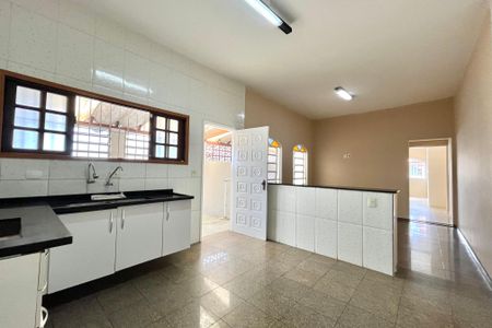 Casa à venda com 180m², 4 quartos e 4 vagasCozinha