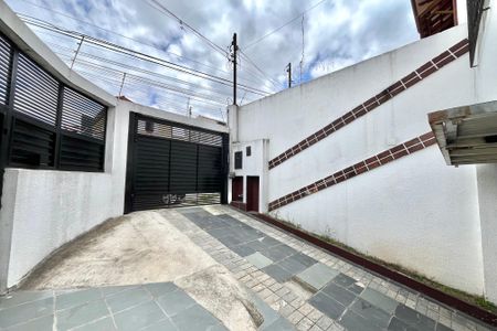 Casa à venda com 180m², 4 quartos e 4 vagasGaragem
