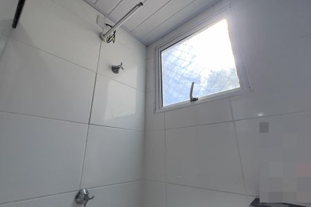 Banheiro de apartamento para alugar com 2 quartos, 70m² em Jardim Nova Cidade, Guarulhos