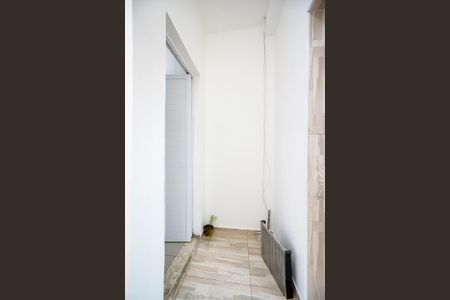 Casa à venda com 100m², 2 quartos e 1 vaga Casa à venda com 100m², 2 quartos e 1 vagaHall do banheiro