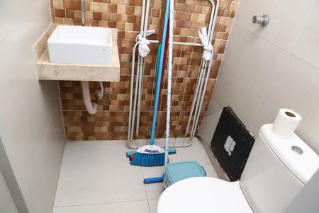 Apartamento para alugar com 82m², 2 quartos e 1 vagaBanheiro da Área de Serviço