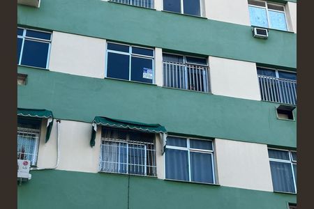 Apartamento para alugar com 75m², 2 quartos e sem vagaFachada + Placa