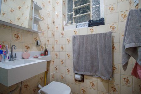 Casa à venda com 57m², 2 quartos e 1 vaga Casa à venda com 57m², 2 quartos e 1 vagaBanheiro