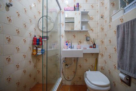 Casa à venda com 57m², 2 quartos e 1 vaga Casa à venda com 57m², 2 quartos e 1 vagaBanheiro