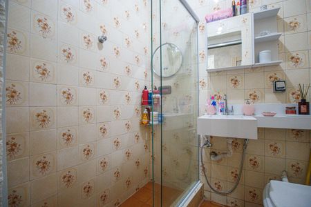 Casa à venda com 57m², 2 quartos e 1 vaga Casa à venda com 57m², 2 quartos e 1 vagaBanheiro