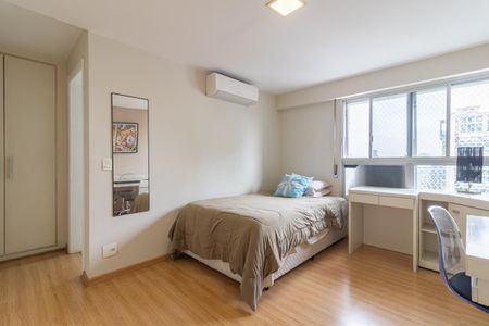 Apartamento à venda com 268m², 3 quartos e 3 vagas Apartamento à venda com 268m², 3 quartos e 3 vagasSuíte 2