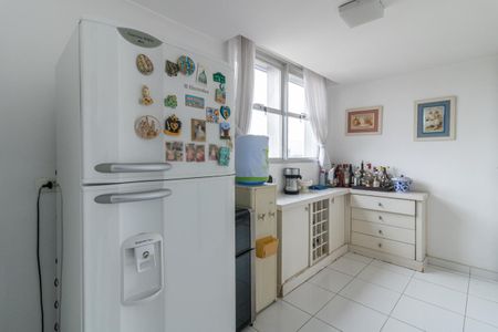 Apartamento à venda com 268m², 3 quartos e 3 vagas Apartamento à venda com 268m², 3 quartos e 3 vagasCozinha