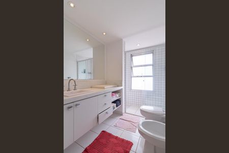 Apartamento à venda com 268m², 3 quartos e 3 vagas Apartamento à venda com 268m², 3 quartos e 3 vagasBanheiro da Suíte 3