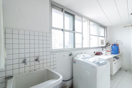 Apartamento à venda com 268m², 3 quartos e 3 vagas Apartamento à venda com 268m², 3 quartos e 3 vagasÁrea de Serviço