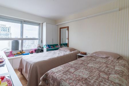 Apartamento à venda com 268m², 3 quartos e 3 vagas Apartamento à venda com 268m², 3 quartos e 3 vagasSuíte 3