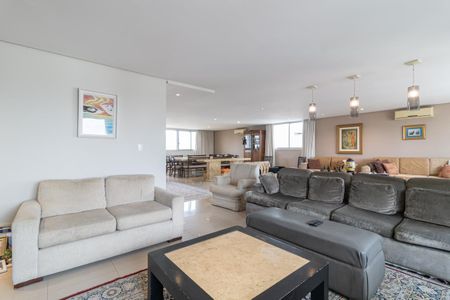 Apartamento à venda com 268m², 3 quartos e 3 vagas Apartamento à venda com 268m², 3 quartos e 3 vagasSala de TV