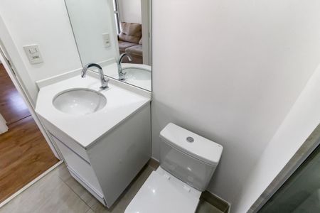 Apartamento à venda com 67m², 2 quartos e 2 vagas Apartamento à venda com 67m², 2 quartos e 2 vagasBanheiro social