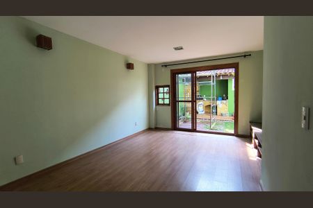 Sala de casa de condomínio para alugar com 3 quartos, 210m² em Vargem Grande, Rio de Janeiro