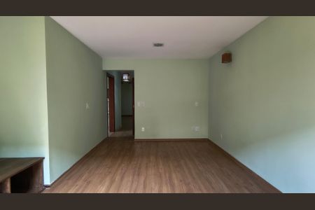 Sala de casa de condomínio para alugar com 3 quartos, 210m² em Vargem Grande, Rio de Janeiro