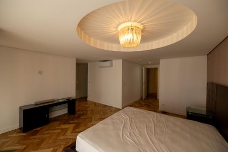 Casa de condomínio à venda com 501m², 4 quartos e 2 vagasSuíte master