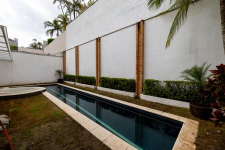 Quintal  de casa de condomínio à venda com 4 quartos, 501m² em Jardim Paulista, Barueri