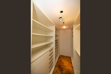 Casa de condomínio à venda com 501m², 4 quartos e 2 vagasSuíte master