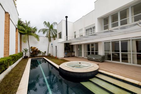 Casa de condomínio à venda com 501m², 4 quartos e 2 vagasQuintal 