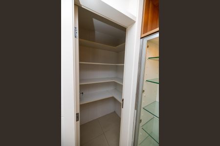 Casa de condomínio à venda com 501m², 4 quartos e 2 vagasDeposito