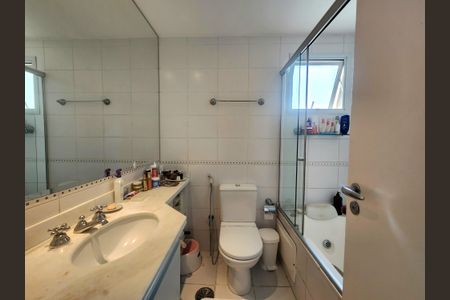 Apartamento à venda com 148m², 3 quartos e 3 vagasBanheiro da Suíte 1