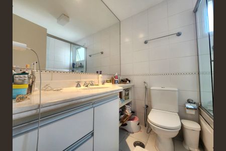Apartamento à venda com 148m², 3 quartos e 3 vagasBanheiro da Suíte 1