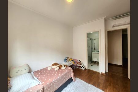 Apartamento à venda com 148m², 3 quartos e 3 vagasSuíte 2