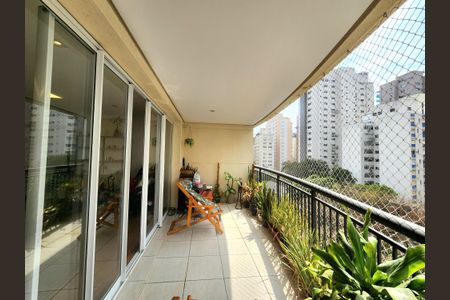 Varanda de apartamento à venda com 3 quartos, 148m² em Itaim Bibi, São Paulo