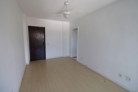 Apartamento para alugar com 65m², 2 quartos e 1 vagaSala
