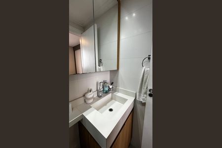 Apartamento à venda com 65m², 3 quartos e 1 vaga Apartamento à venda com 65m², 3 quartos e 1 vagaBanheiro da Suíte