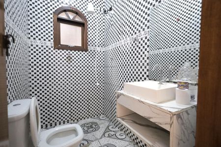 Casa para alugar com 100m², 2 quartos e 2 vagas Casa para alugar com 100m², 2 quartos e 2 vagasBanheiro