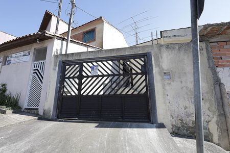 Casa para alugar com 100m², 2 quartos e 2 vagas Casa para alugar com 100m², 2 quartos e 2 vagasFachada