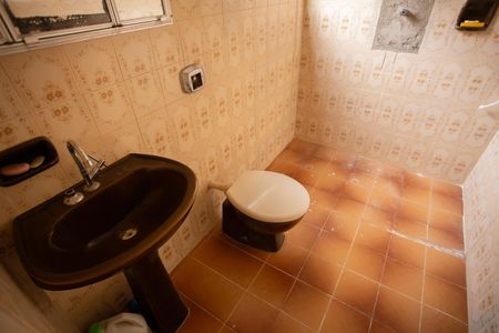 Casa para alugar com 91m², 2 quartos e 2 vagas Casa para alugar com 91m², 2 quartos e 2 vagasBANHEIRO