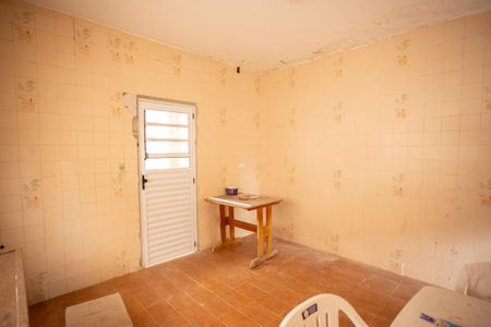 Casa para alugar com 91m², 2 quartos e 2 vagas Casa para alugar com 91m², 2 quartos e 2 vagasCOZINHA