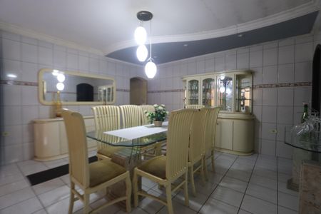 Casa à venda com 268m², 4 quartos e 2 vagasCopa