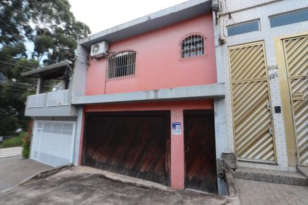 Casa à venda com 268m², 4 quartos e 2 vagasFachada