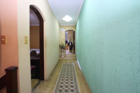 Casa à venda com 268m², 4 quartos e 2 vagasCorredor