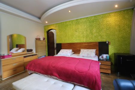 Casa à venda com 268m², 4 quartos e 2 vagasSuíte 1