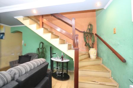 Casa à venda com 268m², 4 quartos e 2 vagasEscada