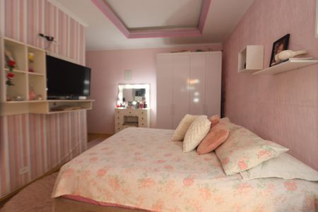 Casa à venda com 268m², 4 quartos e 2 vagasSuíte 3