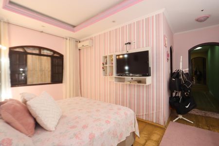 Casa à venda com 268m², 4 quartos e 2 vagasSuíte 3