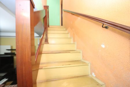 Casa à venda com 268m², 4 quartos e 2 vagasEscada