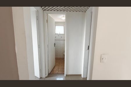 Corredor de apartamento à venda com 2 quartos, 64m² em Vila Guaca, São Paulo