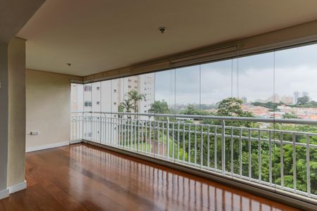 Apartamento à venda com 122m², 4 quartos e 2 vagasVaranda