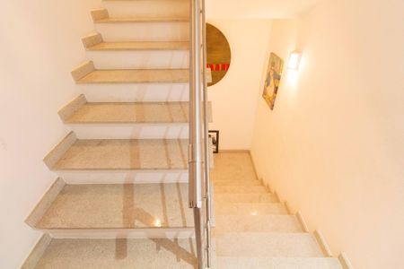 Casa à venda com 162m², 3 quartos e 1 vagaEscadas