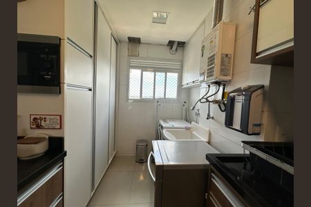 Apartamento à venda com 70m², 2 quartos e 1 vagaÁrea de Serviço