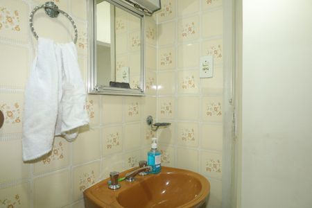 Casa à venda com 210m², 3 quartos e 2 vagasBanheiro Social