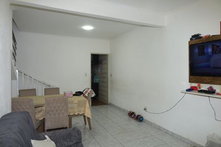 Casa à venda com 210m², 3 quartos e 2 vagasSala