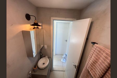 Apartamento à venda com 54m², 2 quartos e 1 vaga Apartamento à venda com 54m², 2 quartos e 1 vagaBanheiro social